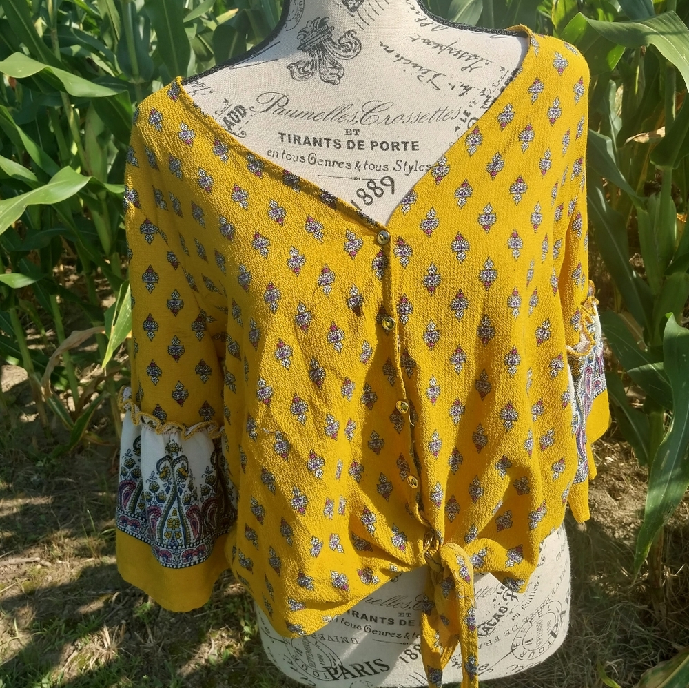 Boho Cresent & WilloughYellow Patterned Mixed Print Cropped Tie FrontTop